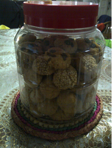 cruncy cookies in a jar
